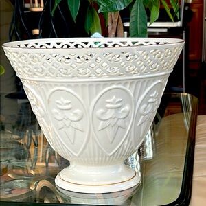 Elegant Cream Decorative Bowl